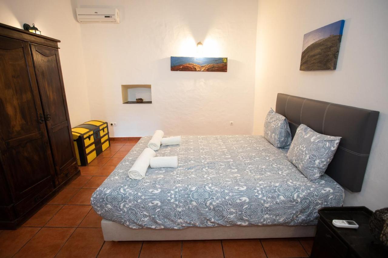 Monte Dos Vicentes Herdade Da Yucca Farm stay Terena